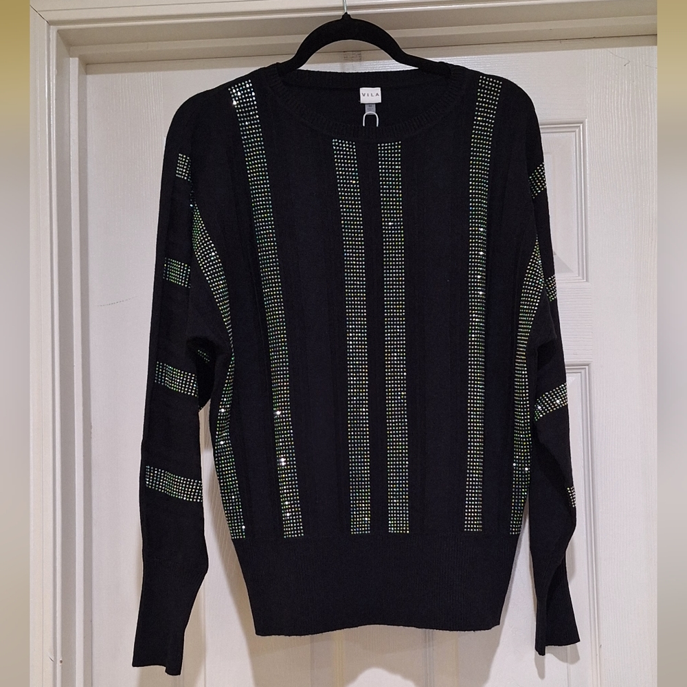 ❤️❤️SOLD❤️❤️NWT - VILA Black Crew Neck Rhinestone Sweater Sz. Oversized Medium - Picture 1 of 8
